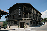 Fachada-2-hotel-villa-mogarraz