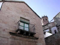 Palacio_guzmanes_exterior2