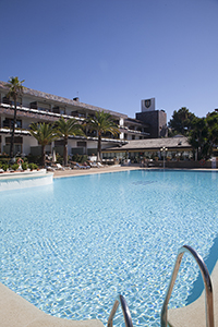 Piscina-exterior-3-hotel-jerez-spa