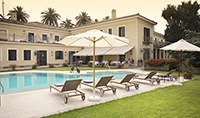 Piscina-y-fachada-exterior-hotel-villa-de-jerez