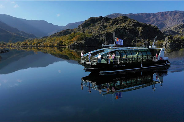 lago de sanabria catamaran