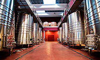 Sala-tanques-bodega-sommos